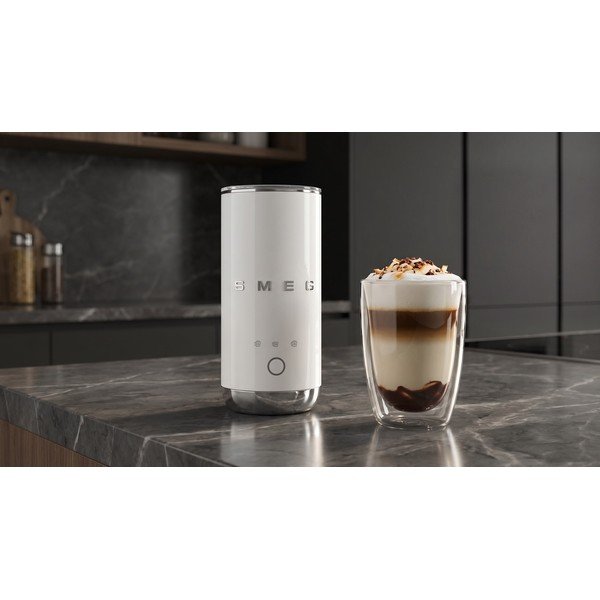 Krémszínű műanyag elektromos tejhabosító 120 ml – SMEG-image-1