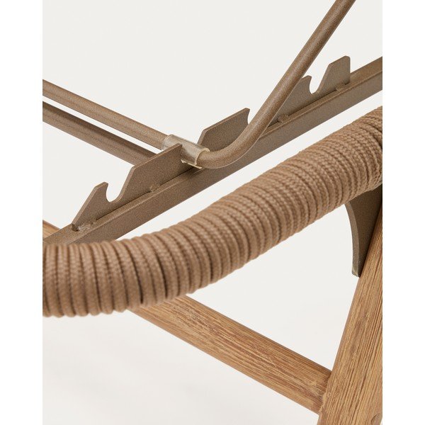 Barna tömörfa-fém kerti napozóágy Dandara – Kave Home-image-1