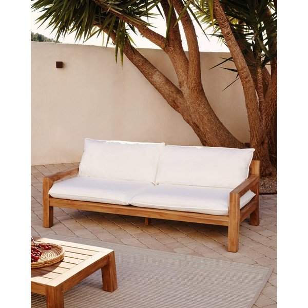 Fehér-natúr színű teakfa kerti kanapé Forcanera – Kave Home-image-1