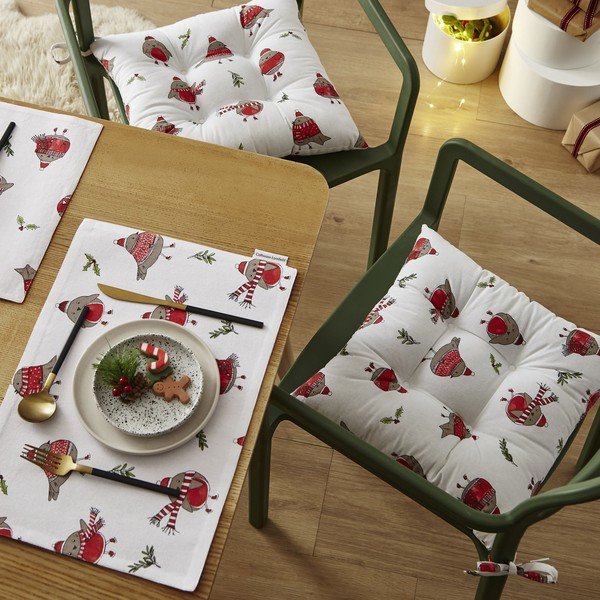 Karácsonyi mintás székpárna szett 2 db-os 40x40 cm Christmas Robins – Catherine Lansfield-image-1