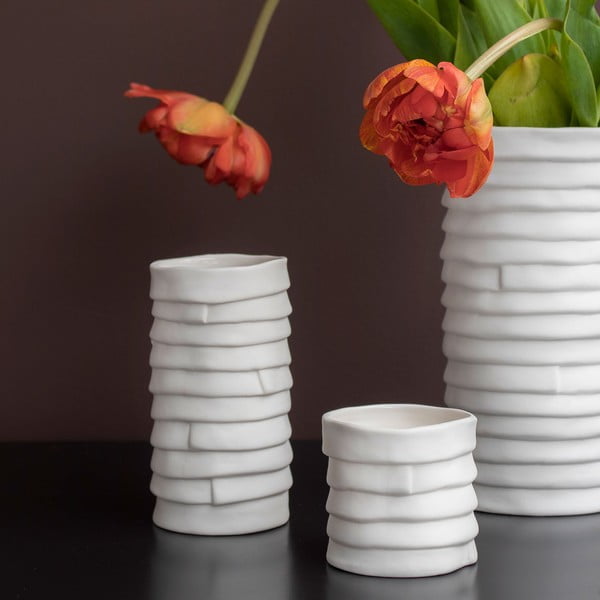 Fehér kézzel készített porcelán váza Ribbon – Mette Ditmer Denmark-image-2