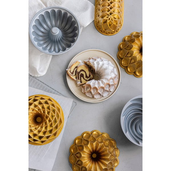 Lotus aranyszínű öntött alumínium sütőforma - Bonami Selection-image-2