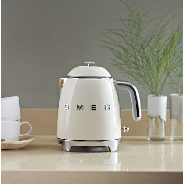 Krémszínű rozsdamentes acél vízforraló 800 ml Retro Style – SMEG-image-1