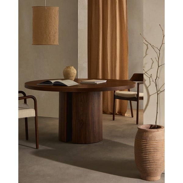 Barna kerek étkezőasztal diófa dekorral ø 150 cm Nealy – Kave Home-image-1