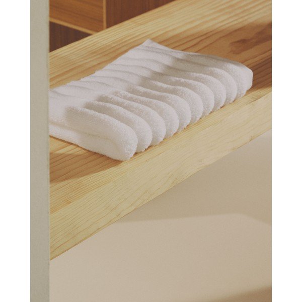 Fehér frottír pamut fürdőlepedő 70x140 cm Navira – Kave Home-image-3