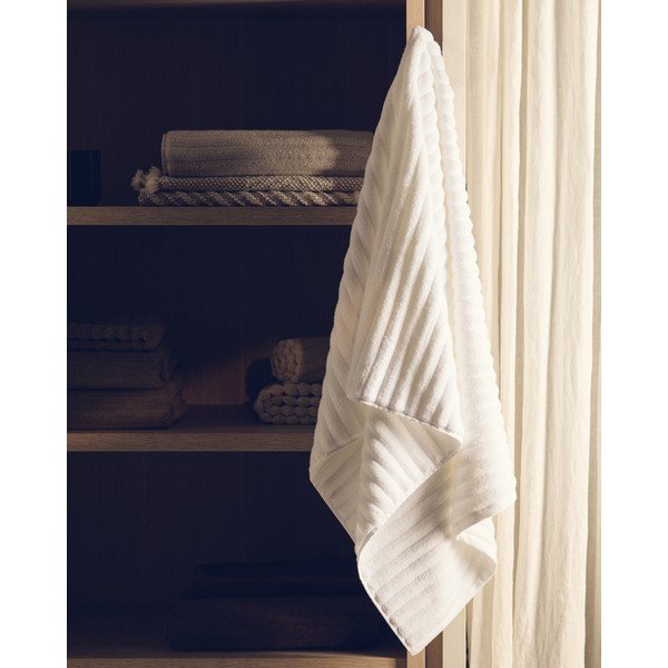 Fehér frottír pamut törölköző 50x90 cm Navira – Kave Home-image-3