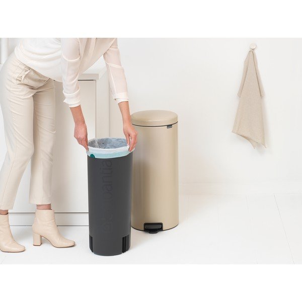 Bézs acél pedálos szemetes 30 l NewIcon – Brabantia-image-3