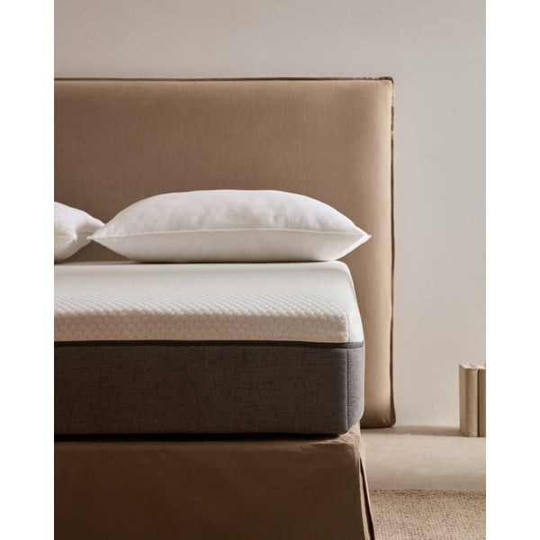 Közepes keménységű levehető huzatos-antiallergén hab matrac 150x200 cm Eva – Kave Home-image-1