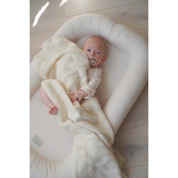 Bézs babafészek 52x84 cm Classic Stripes Camel – Cam Cam Copenhagen-image-1