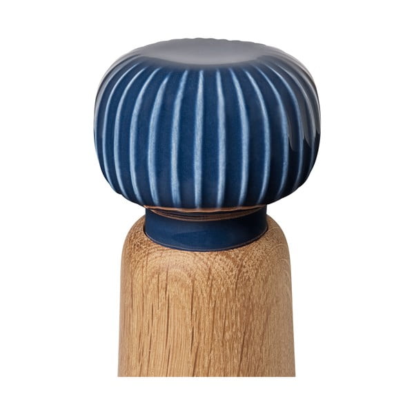 Hammershoi tölgyfa fűszerörlő, sötétkék porcelán részletekkel, magasság 13 cm - Kähler Design-image-3