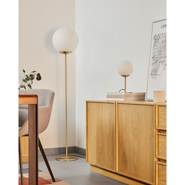 Aranyszínű állólámpa üveg búrával (magasság 150 cm) Mahala – Kave Home-image-1