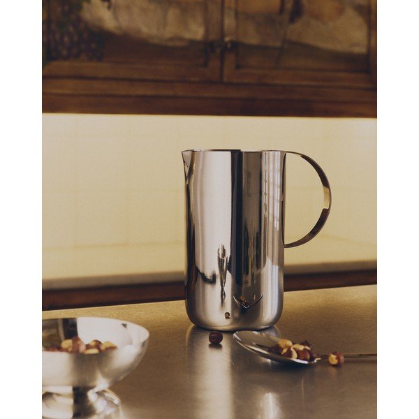 Rozsdamentes acél füles kancsó Nirela – Kave Home-image-3