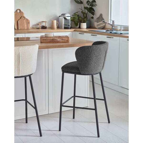 Fekete bárszék (ülésmagasság 65 cm) Ciselia – Kave Home-image-1