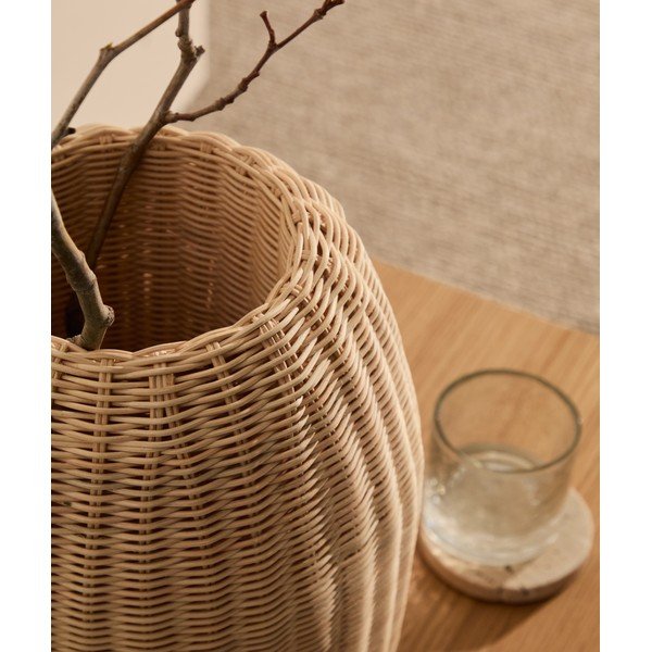 Natúr színű rattan váza (magasság 40 cm) Zilna – Kave Home-image-1