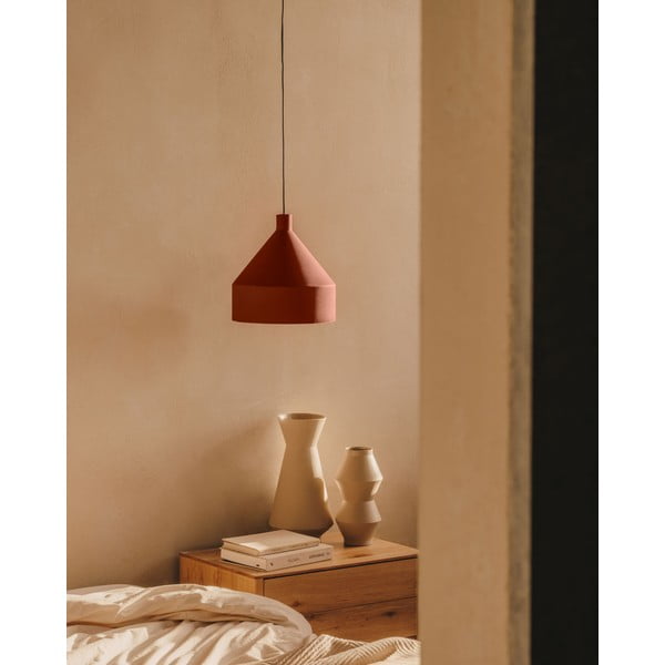 Terrakotta színű függőlámpa fém búrával ø 30 cm Peralta – Kave Home-image-1