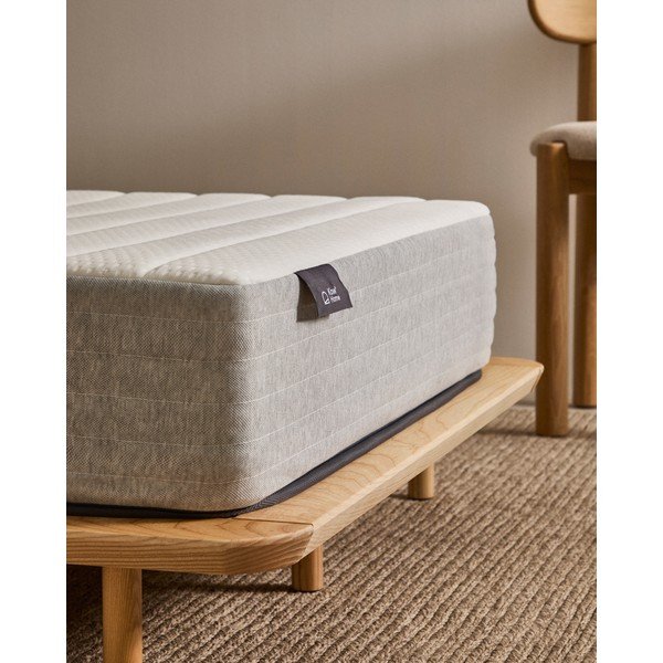 Kemény hőszabályozó rugós matrac 135x190 cm Juno – Kave Home-image-2