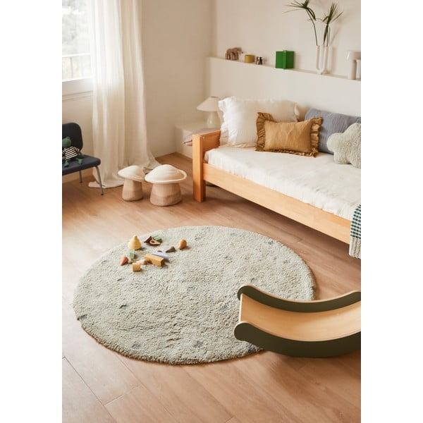 Világoszöld mosható kézi szövésű pamut gyerek szőnyeg ø140 cm Round Dot Blue Sage – Lorena Canals-image-1