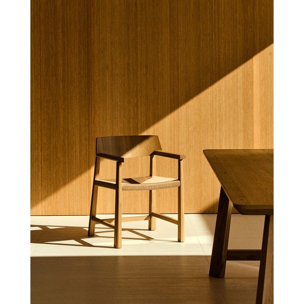 Natúr színű tölgyfa karfás étkezőfotel Idun – Kave Home-image-1