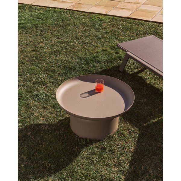 Fém kerek kerti dohányzóasztal ø 70 cm Arcola – Kave Home-image-1