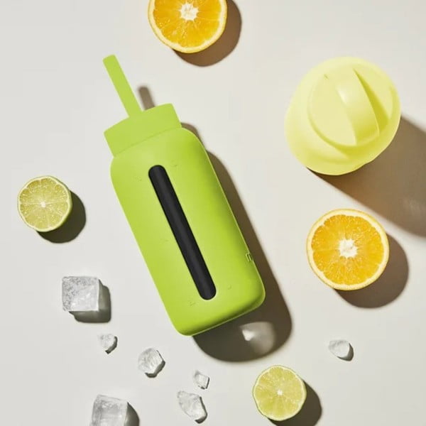 Szilikon szívószál tisztítókefével-fedéllel Electric Lime – Muuki-image-1