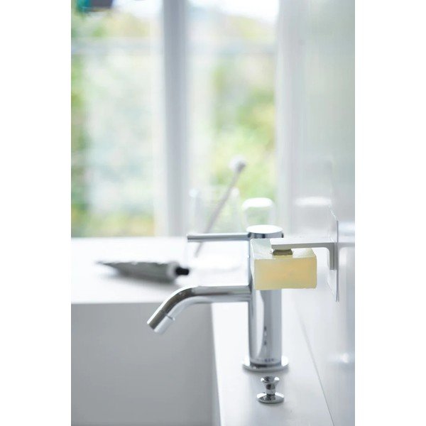 Fehér öntapadós műanyag mágneses szappantartó Film Hook – YAMAZAKI-image-1