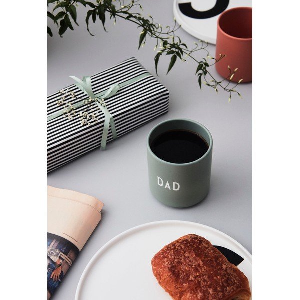 Zöld porcelán bögre 300 ml Dad – Design Letters-image-4