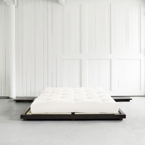 Dock Comfort Mat Black/Natural borovi fenyőfa franciaágy matraccal és tatamival, 140 x 200 cm - Karup Design-image-1