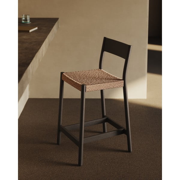 Fekete-natúr színű tölgyfa bárszék (ülésmagasság 65 cm) Yalia – Kave Home-image-1