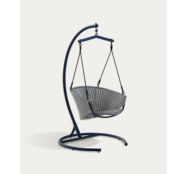Kék rattan kerti függőfotel Saliga – Kave Home