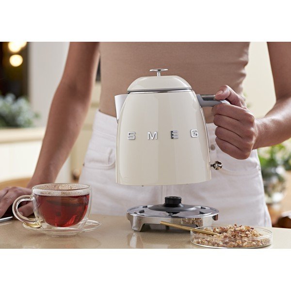Krémszínű rozsdamentes acél vízforraló 800 ml Retro Style – SMEG-image-2