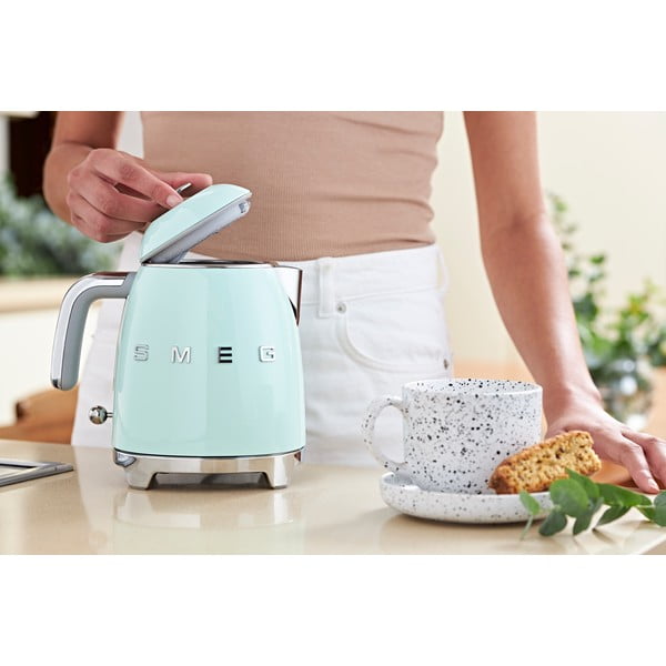 Világoszöld rozsdamentes acél vízforraló 800 ml Retro Style – SMEG-image-1