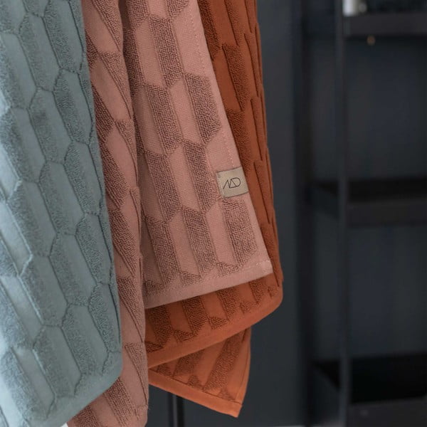 Sötétzöld pamut törölköző 50x95 cm Geo – Mette Ditmer Denmark-image-2