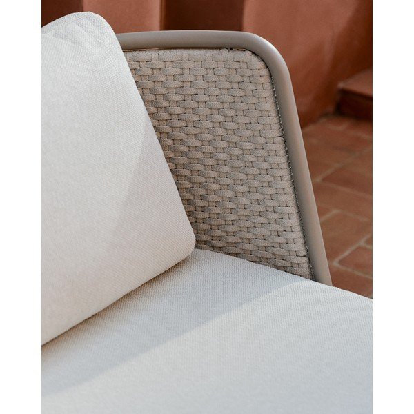 Krémszínű-szürkésbarna párnázott kerti fotel Sedalis – Kave Home-image-4