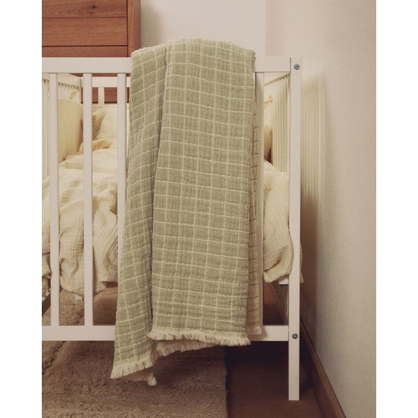 Világoszöld jacquard gyerek takaró 130x170 cm Tivaro – Kave Home-image-1