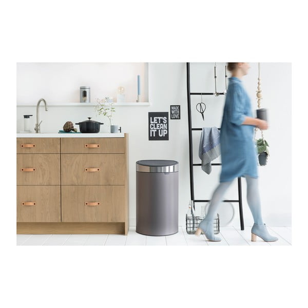 Szürke acél érintésre nyíló szemetes 40 l Touch Bin – Brabantia-image-1