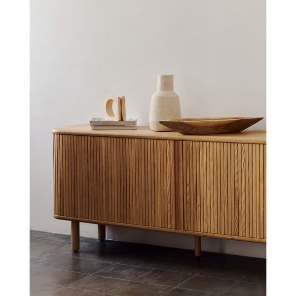 Natúr színű komód tolóajtóval kőrisfa dekorral 180x75,5x40 cm Mailen – Kave Home-image-2