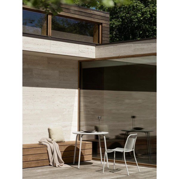 Világosszürke fém kerti szék Yua Wire – Blomus-image-1