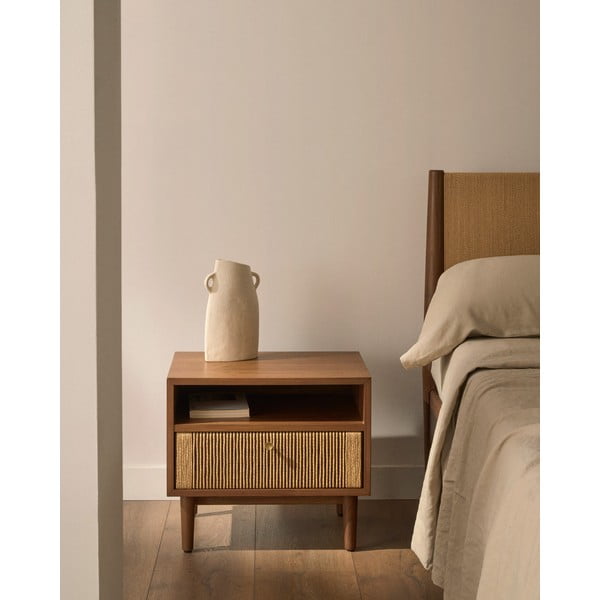 Barna éjjeliszekrény diófa dekorral Elan – Kave Home-image-1