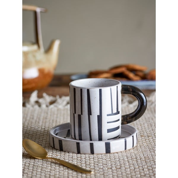 Fekete-fehér agyagkerámia csésze 300 ml Frankie – Bloomingville-image-1