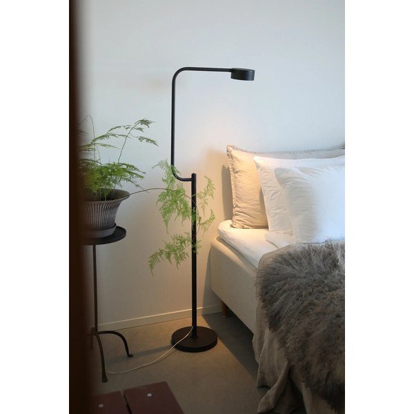 Fekete LED dimmelhető állólámpa fém búrával (magasság 130 cm) Hugo – Markslöjd-image-1