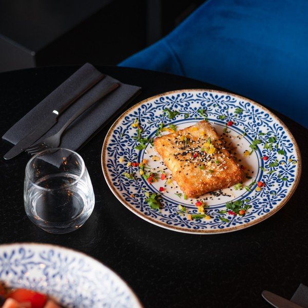 Fehér-kék porcelán tányér ø 27 cm Azul – BonBistro-image-1