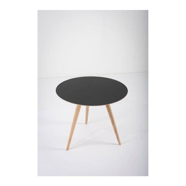 Arp tölgyfa tárolóasztal fekete asztallappal, ⌀ 55 cm - Gazzda-image-4