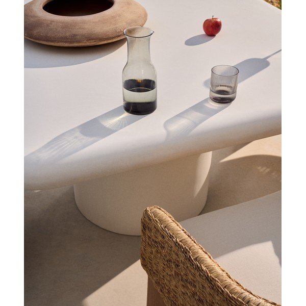 Beton kerti étkezőasztal 135x135 cm Addaia – Kave Home-image-2