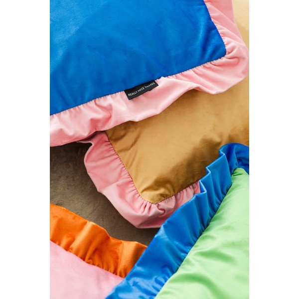 Bársony díszpárna 55x55 cm – Really Nice Things-image-2