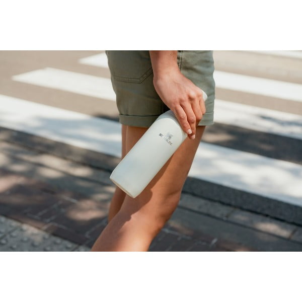 Krémszínű rozsdamentes acél ivópalack 600 ml All Day Slim – Stanley-image-1