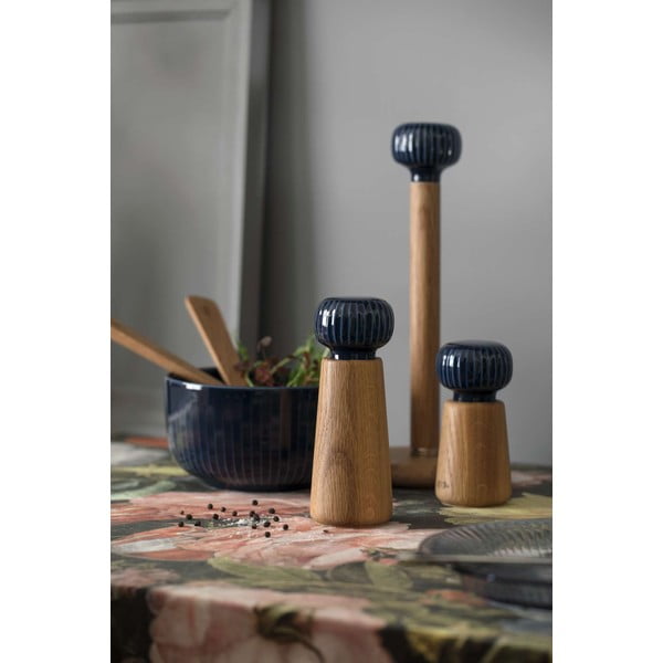 Hammershoi tölgyfa konyhai papírtörlő tartó sötétkék porcelán részletekkel - Kähler Design-image-2