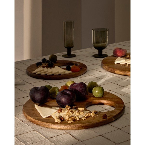 Szervírozó fa vágódeszka ø 36 cm Klot – Kave Home-image-1