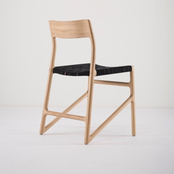 Fawn tömör tölgyfa étkezőszék fekete ülőrésszel - Gazzda-image-3