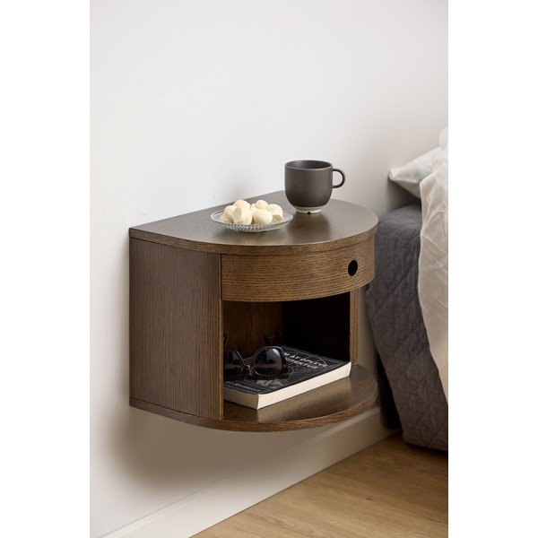 Sötét natúr színű éjjeliszekrény tölgyfa dekorral Paron – Actona-image-1