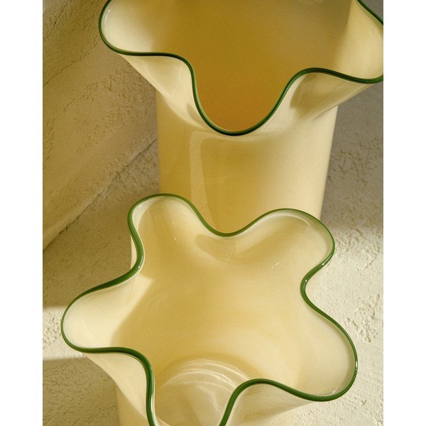 Sárga üveg váza (magasság 31 cm) Endasi – Kave Home-image-3